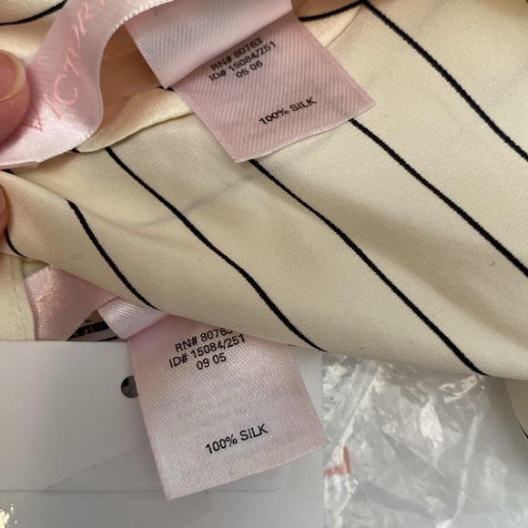 2007 vintage Victoria’s Secret 100% silk chemise & wrap robe EXTREMELY RARE - Picture 5 of 6